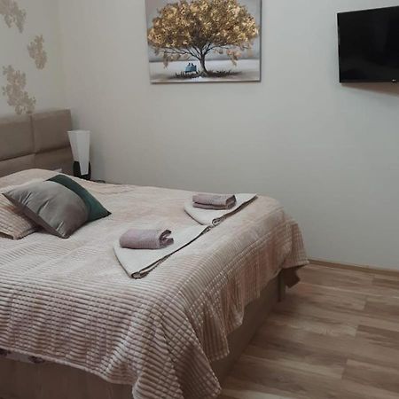 Apartment On L.Meskhishvili Turn Tbilisi Bagian luar foto