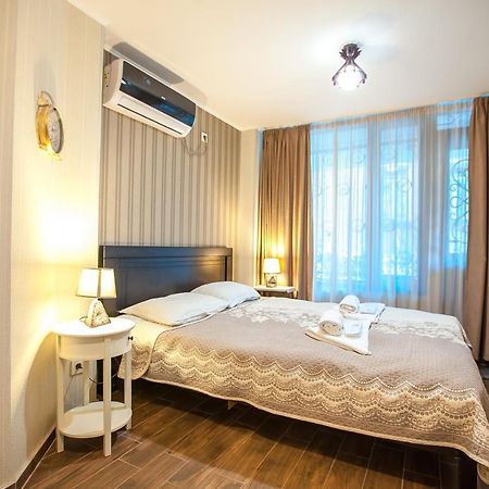 Apartment On L.Meskhishvili Turn Tbilisi Bagian luar foto