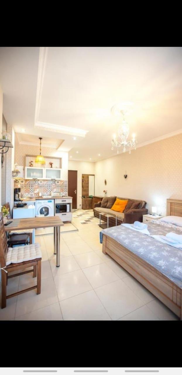 Apartment On L.Meskhishvili Turn Tbilisi Bagian luar foto