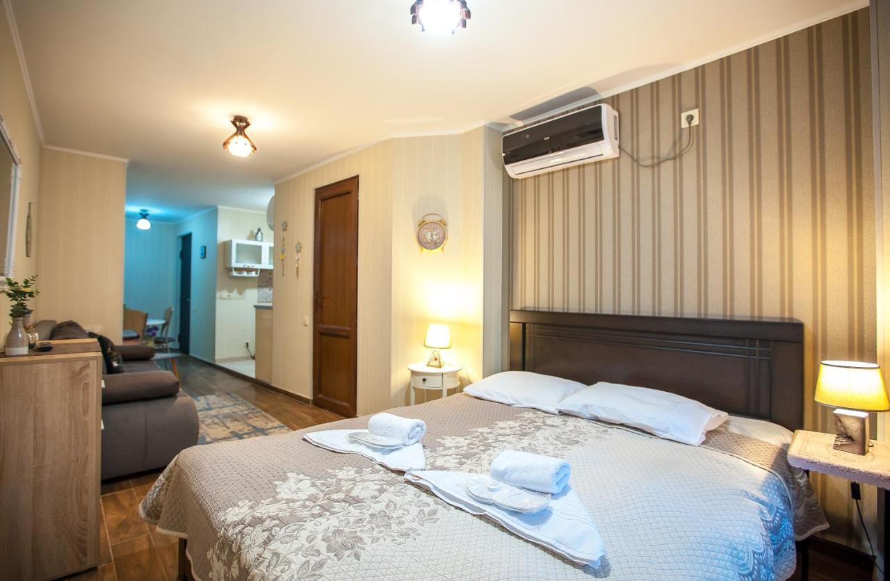 Apartment On L.Meskhishvili Turn Tbilisi Bagian luar foto