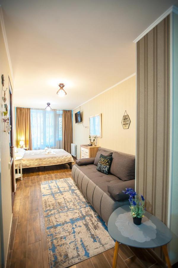Apartment On L.Meskhishvili Turn Tbilisi Bagian luar foto