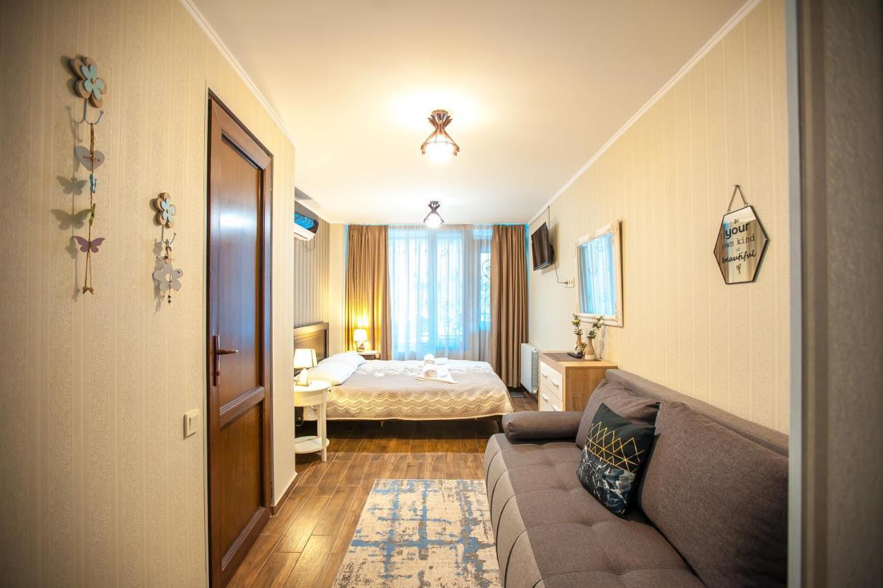 Apartment On L.Meskhishvili Turn Tbilisi Bagian luar foto