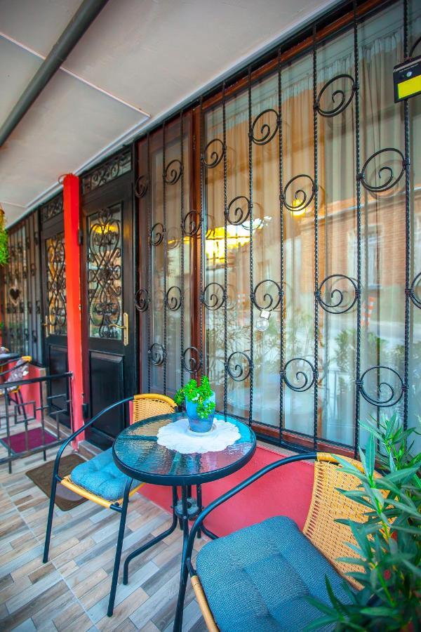 Apartment On L.Meskhishvili Turn Tbilisi Bagian luar foto